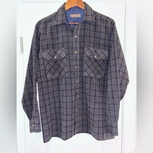 90’s Grunge Charcoal Gray and Blue Mens Plaid Flannel Shirt